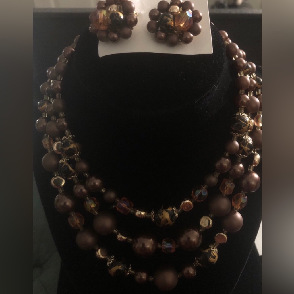 Vintage Necklace And Clip On Earrings